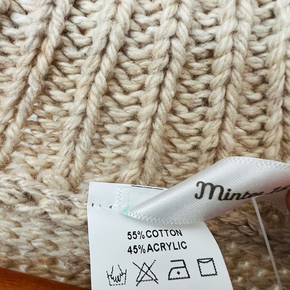 NWT sweater size large - Picture 9 of 10